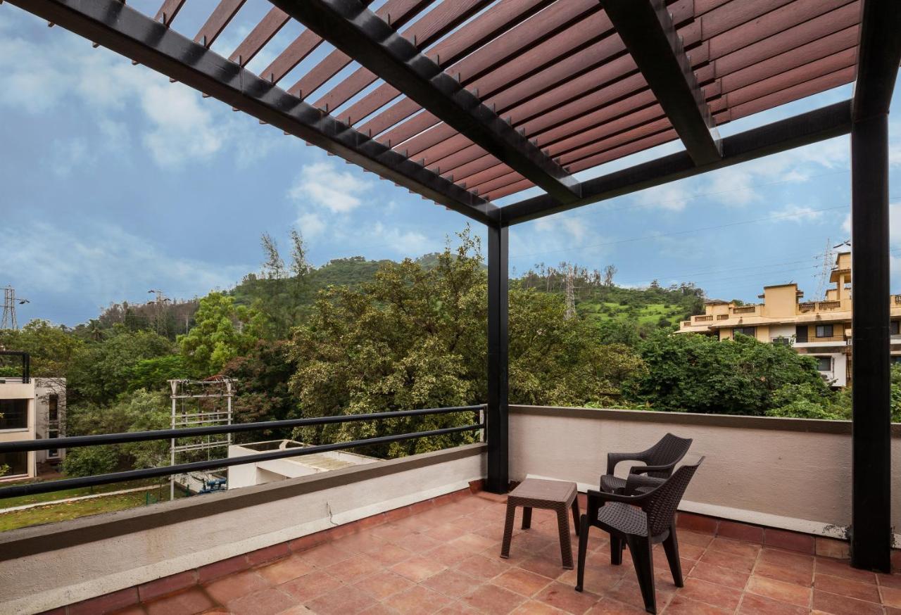 Stayvista'S Greenwoods Villa 10 - City-Center Villa With Private Pool, Terrace, Lift & Carrom Board โลนาวาลา ภายนอก รูปภาพ
